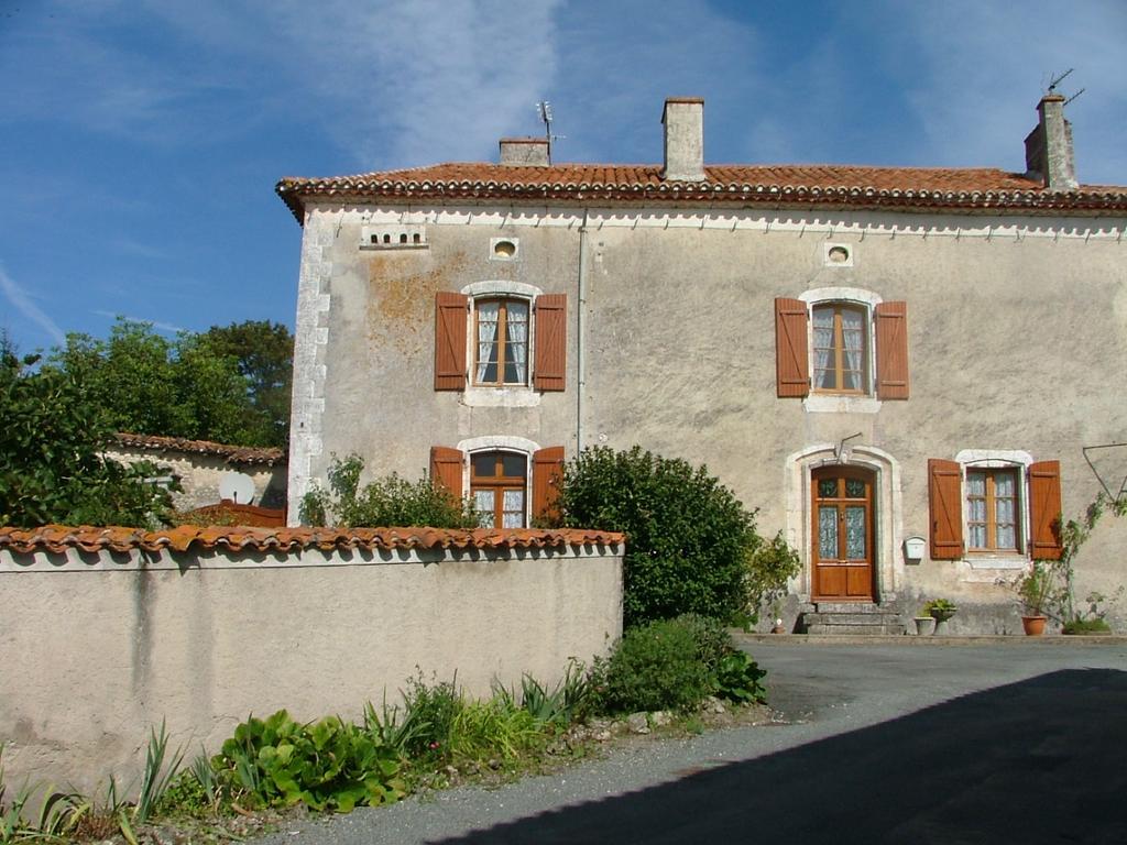Le Petit Lavoir Saint-Paul-Lizonne Екстериор снимка
