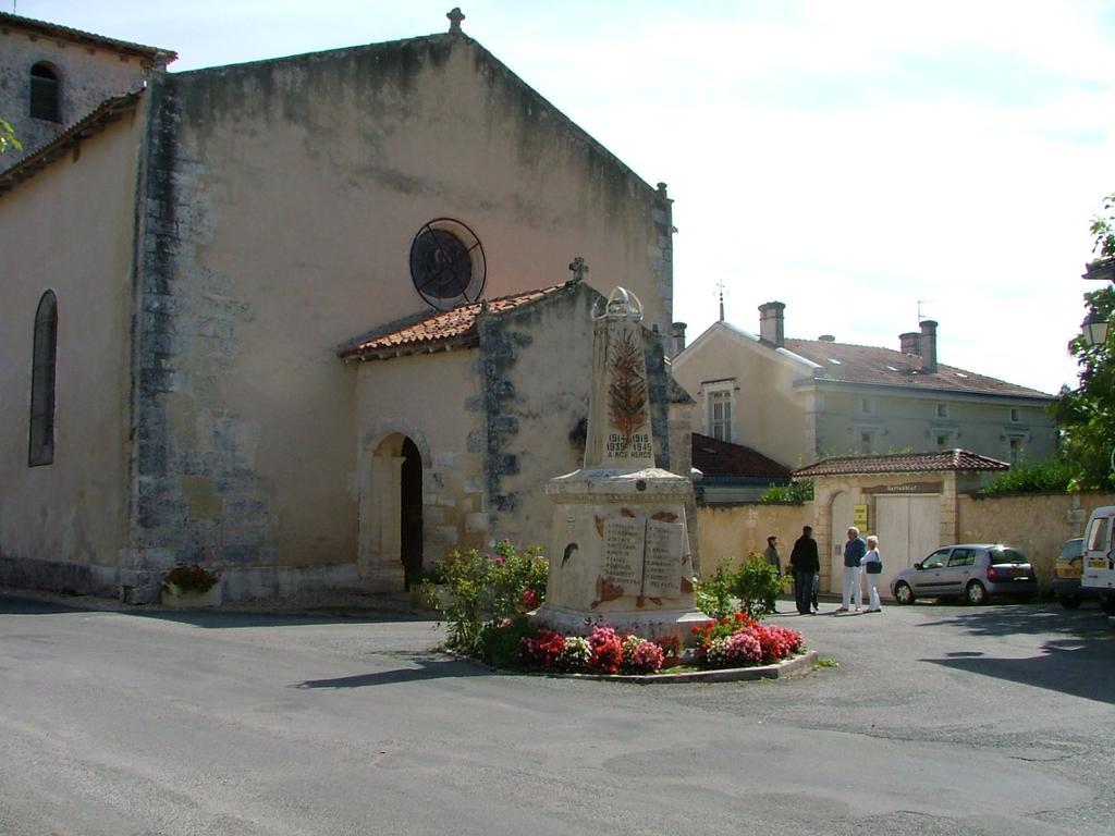 Le Petit Lavoir Saint-Paul-Lizonne Екстериор снимка