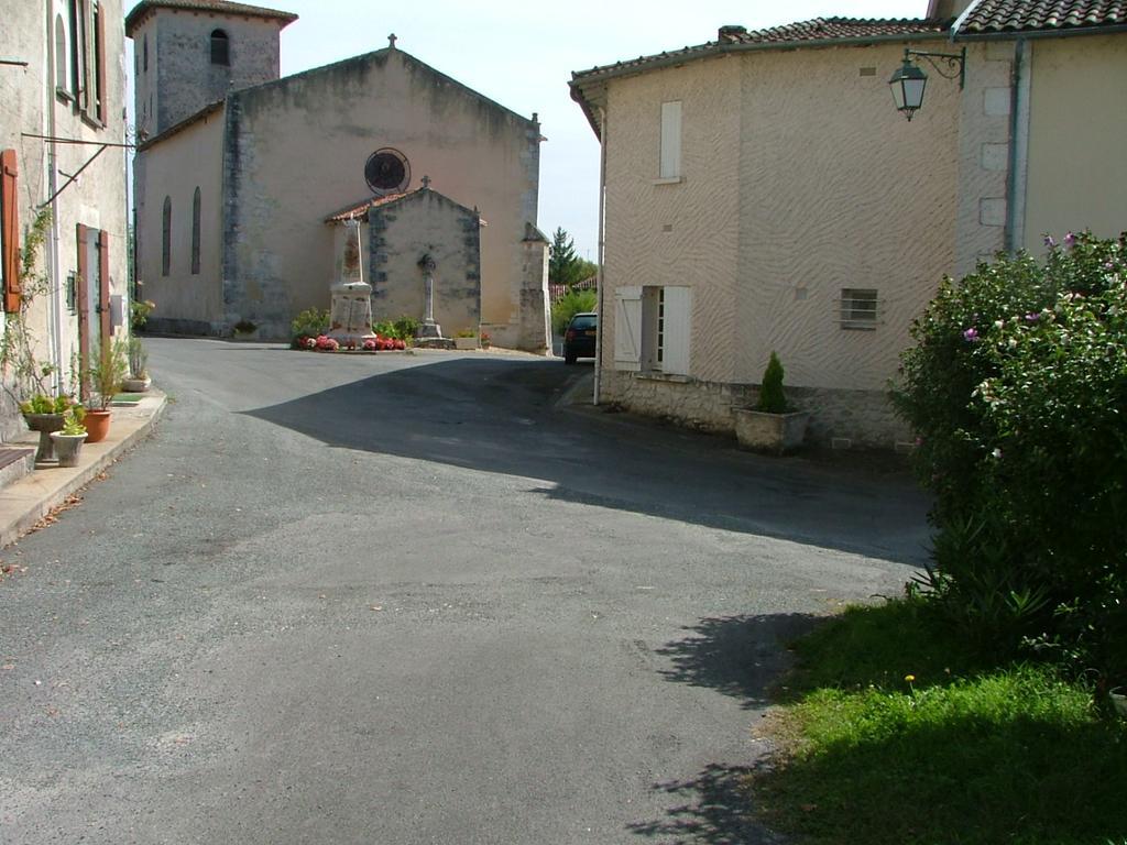 Le Petit Lavoir Saint-Paul-Lizonne Екстериор снимка