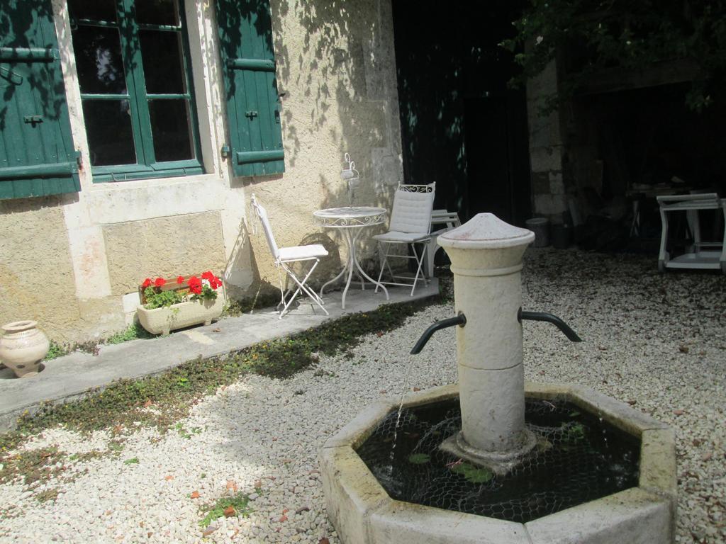 Le Petit Lavoir Saint-Paul-Lizonne Екстериор снимка