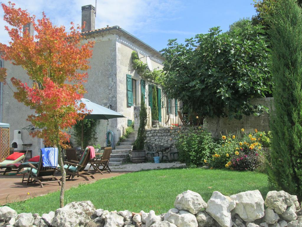 Le Petit Lavoir Saint-Paul-Lizonne Екстериор снимка